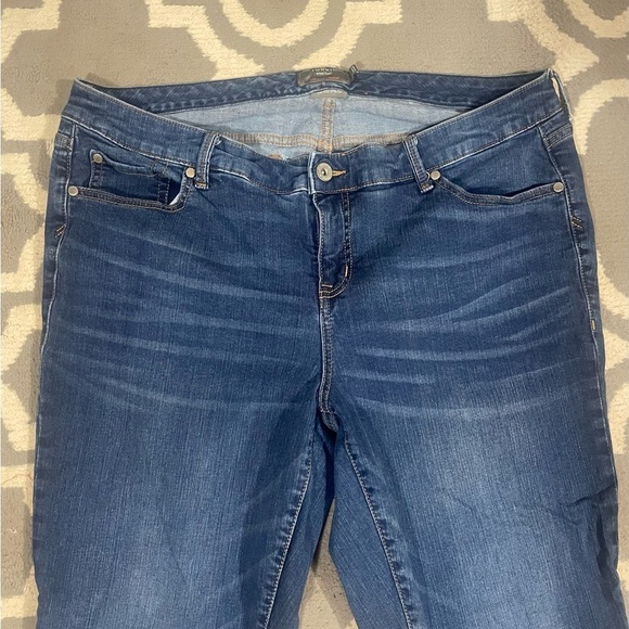 Torrid Vintage Stretch Boyfriend Straight Jeans Size 18T - Picture 3 of 8